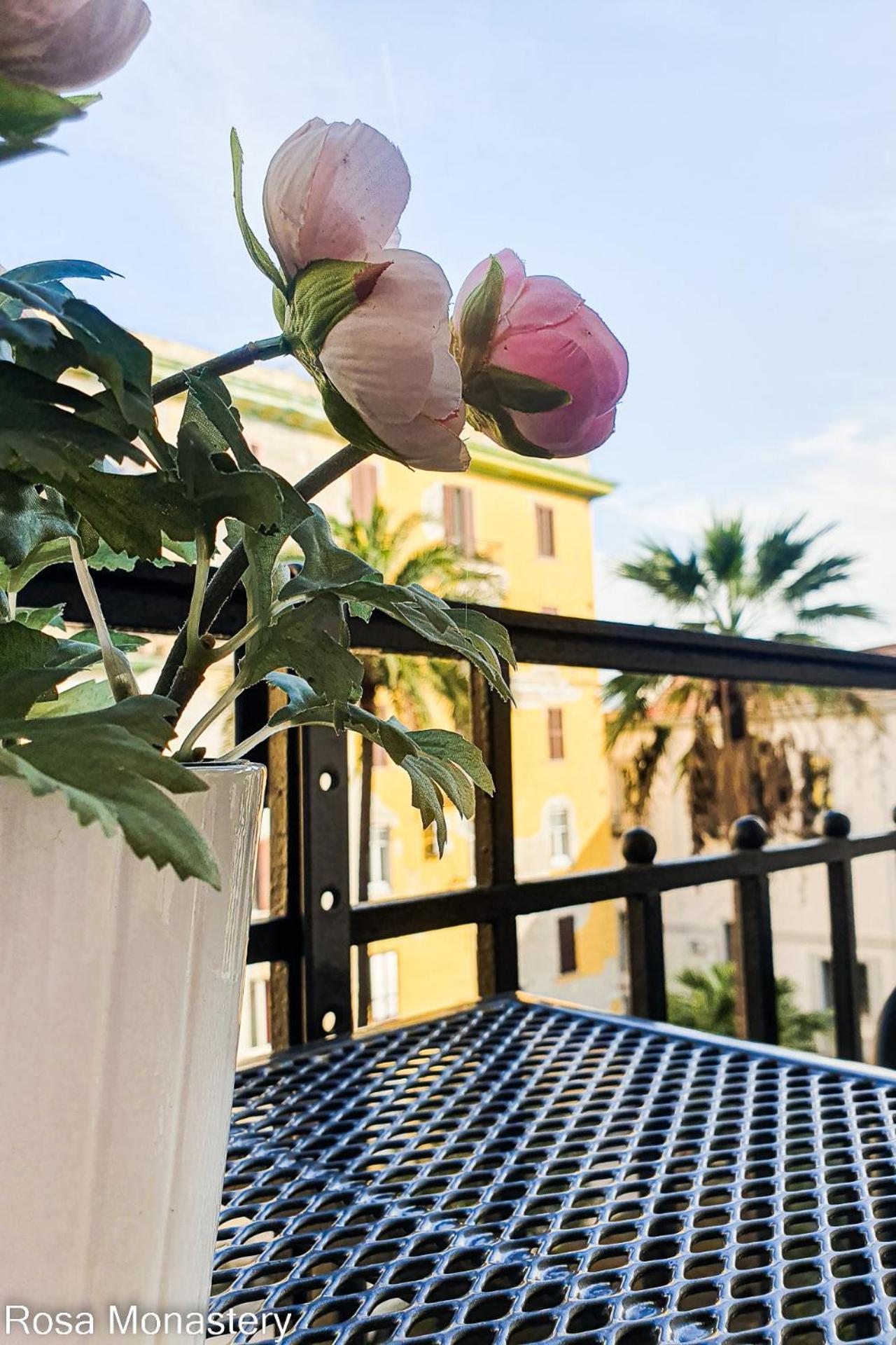 Rosa Monastery Apartment เนเปิลส์ ภายนอก รูปภาพ